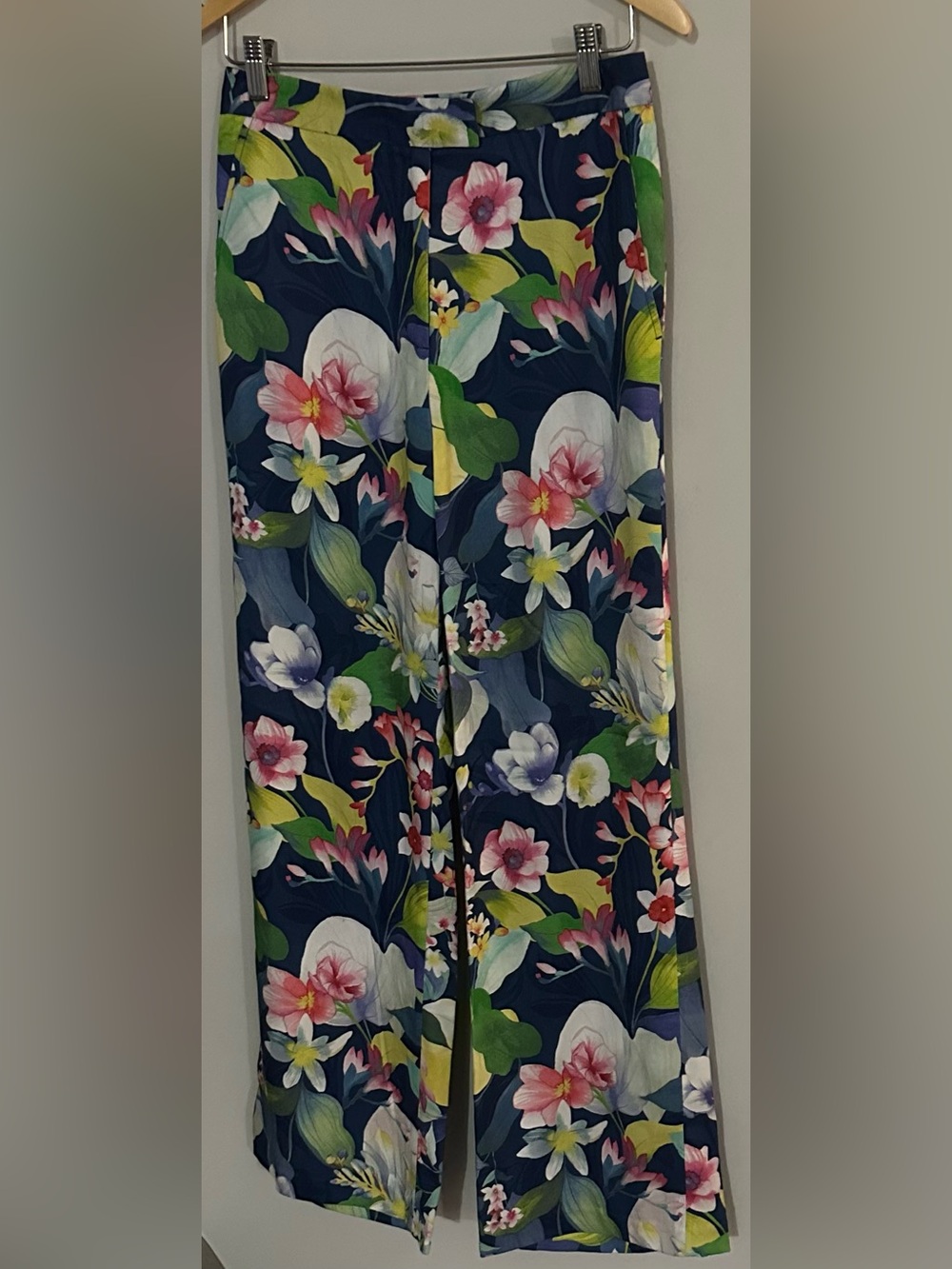 NWT J. McLaughlin women’s 4 Broderick pants navy/multi floral reef